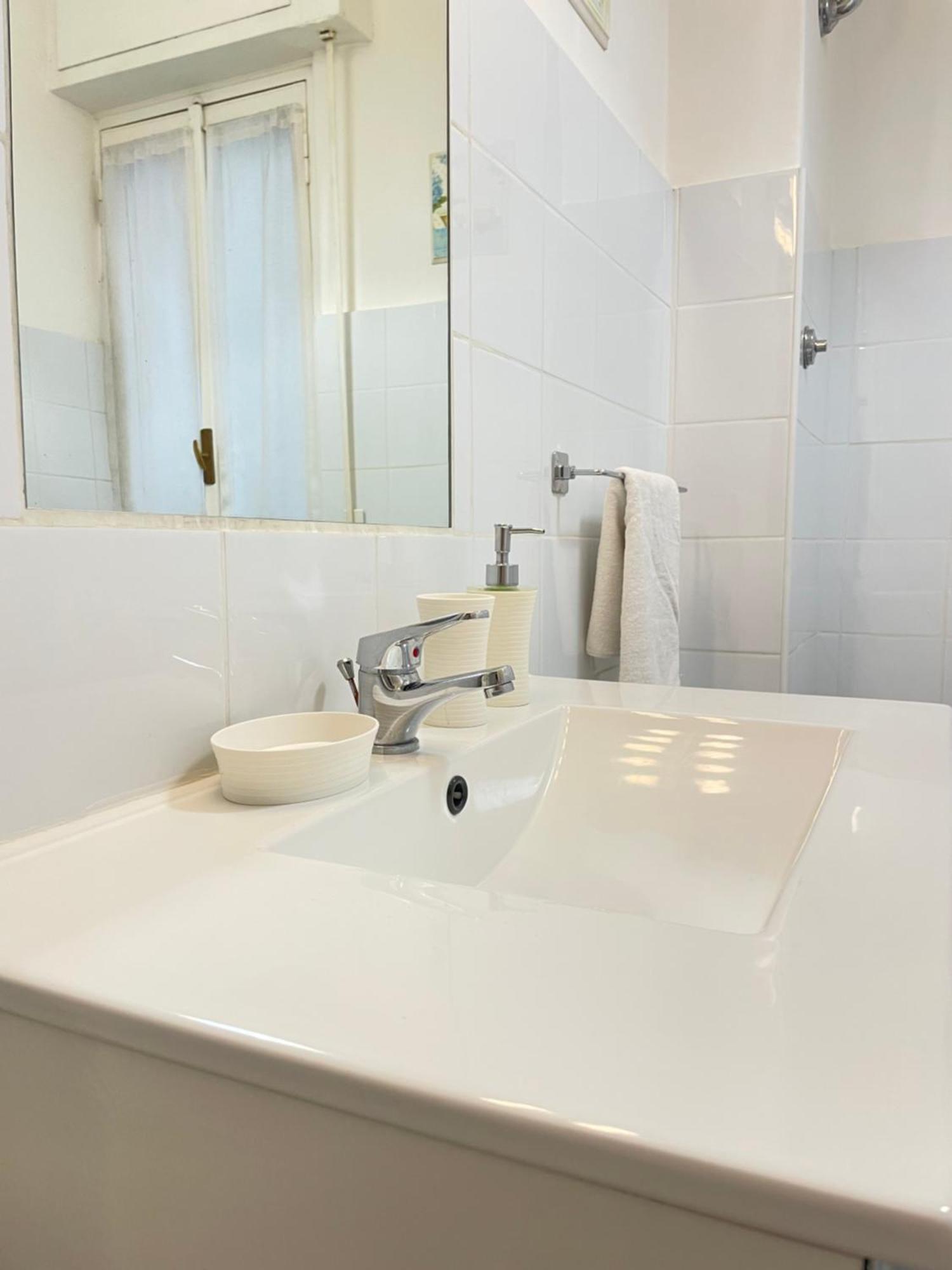 Forty1 Apartment Near Metro Cipro Rome Extérieur photo